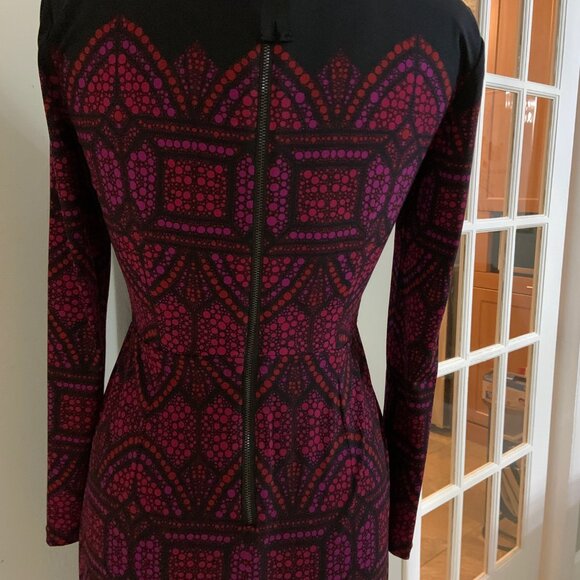 Maggy London Long Sleeve Abstract Circle Print Midi Sheath Dress - Picture 2 of 5